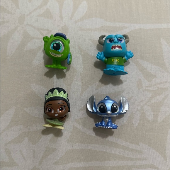 4 Disney Doorables Collectible Toys - Picture 3 of 4